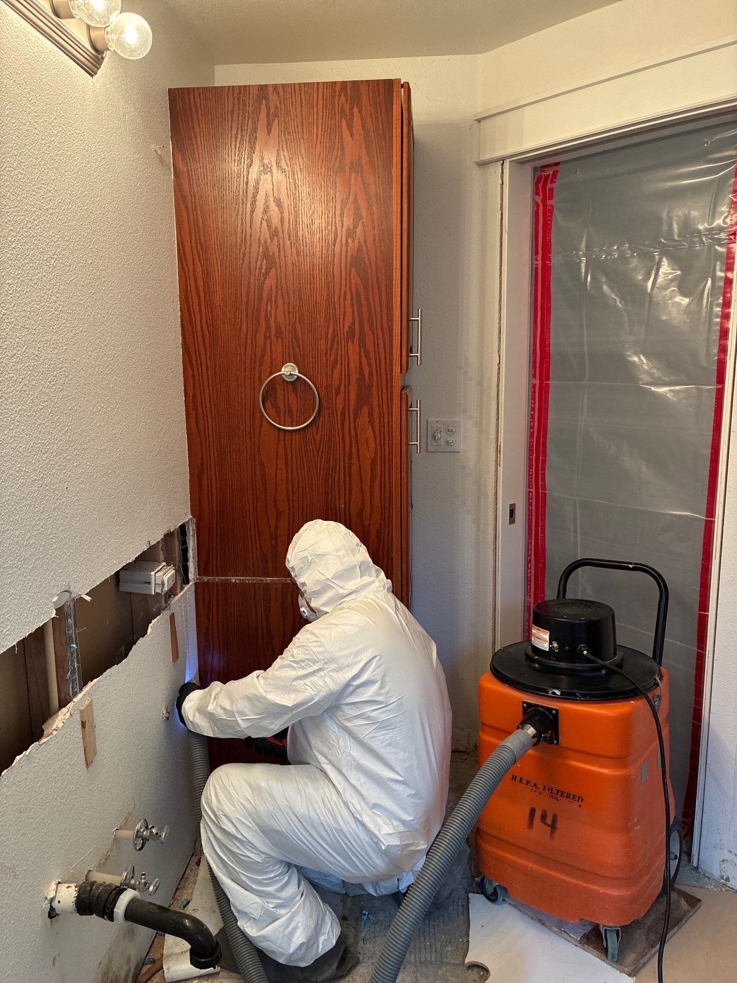 Blog post Water Damage Cleanup in Kelso WA & Emergency Water Restoration (24/7 Fast Response) image